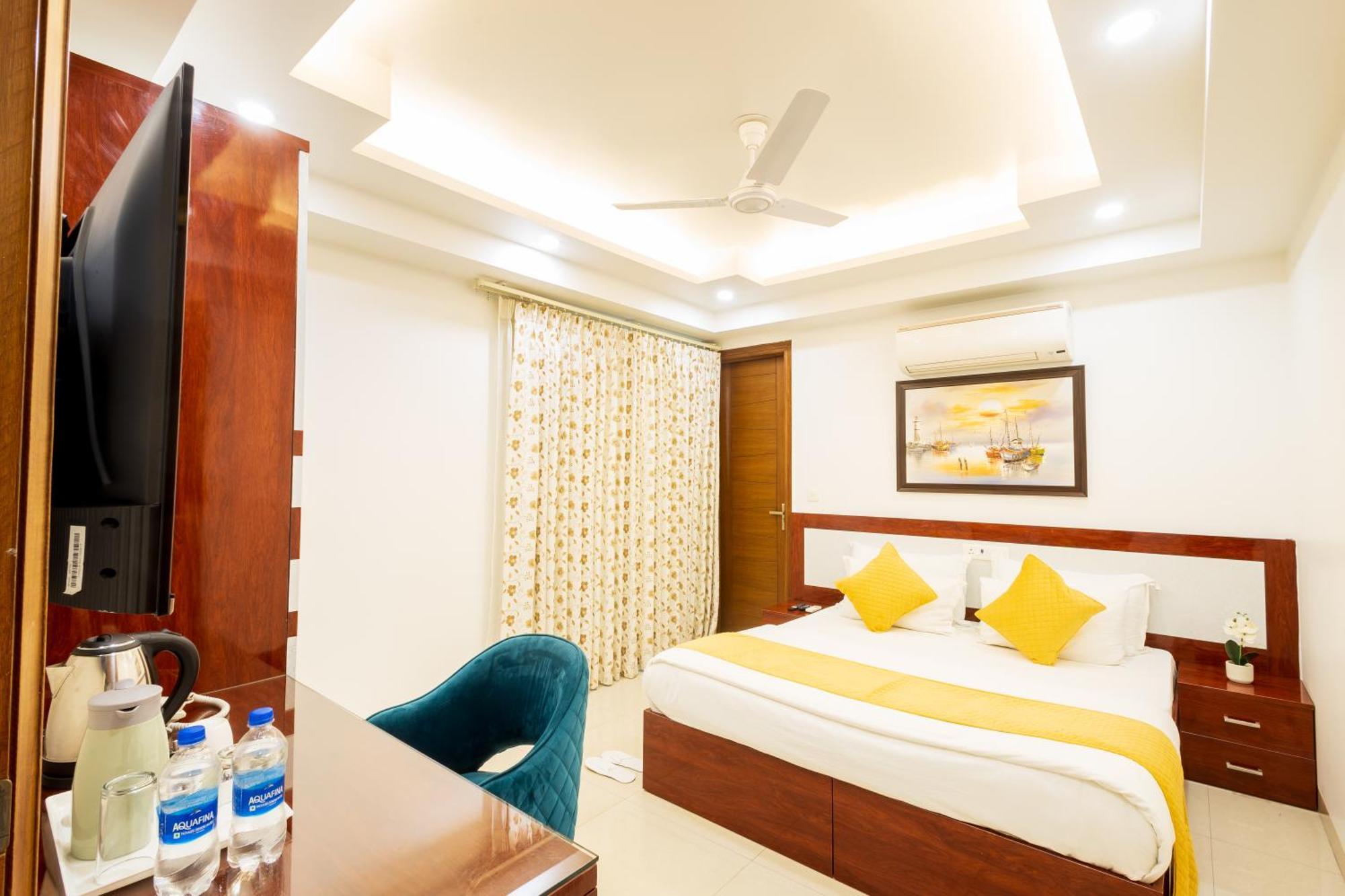 Hotel Krish - Near Medanta And Fortis Hospital Gurugram Gurgaon Ngoại thất bức ảnh