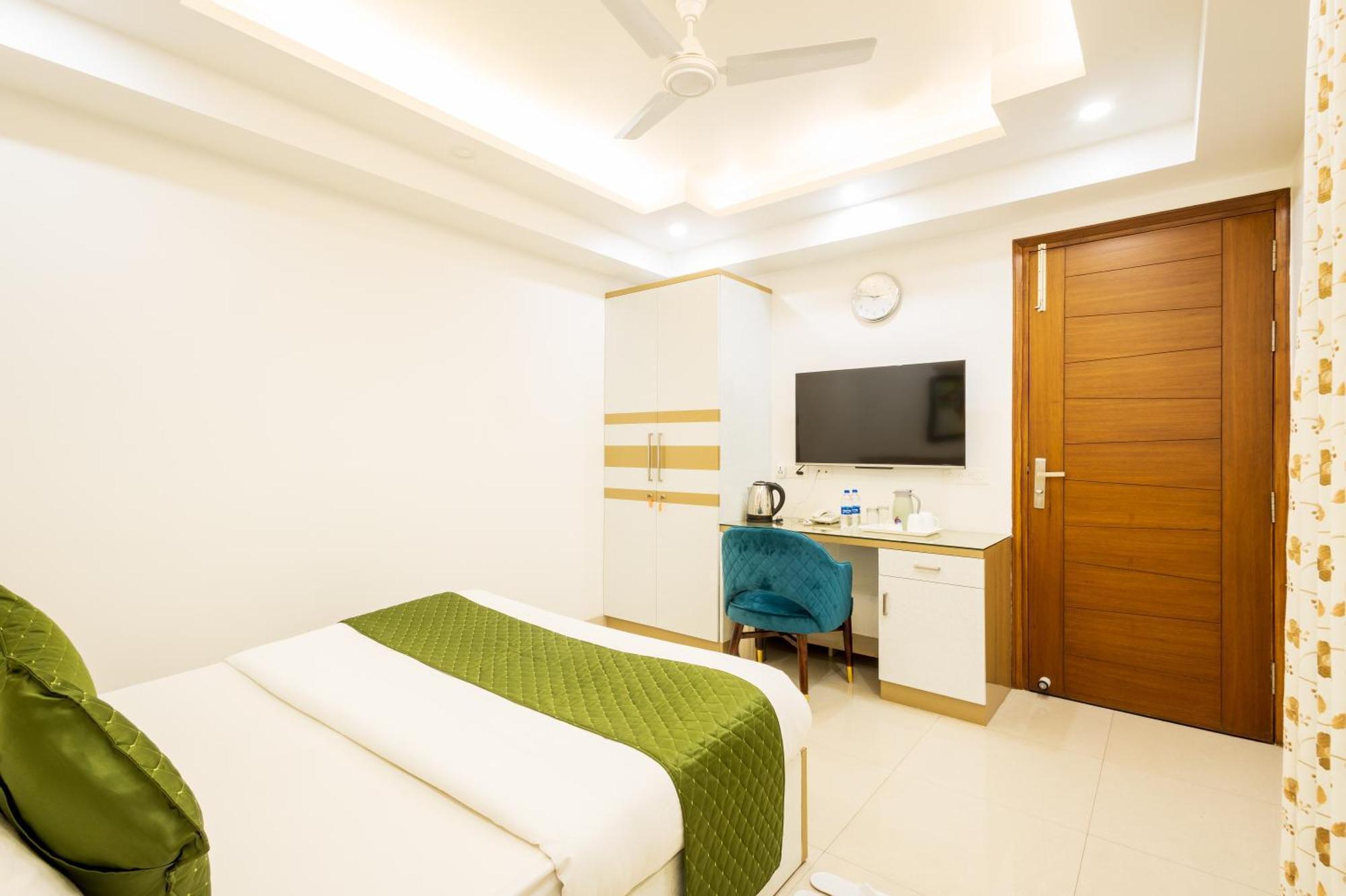 Hotel Krish - Near Medanta And Fortis Hospital Gurugram Gurgaon Ngoại thất bức ảnh