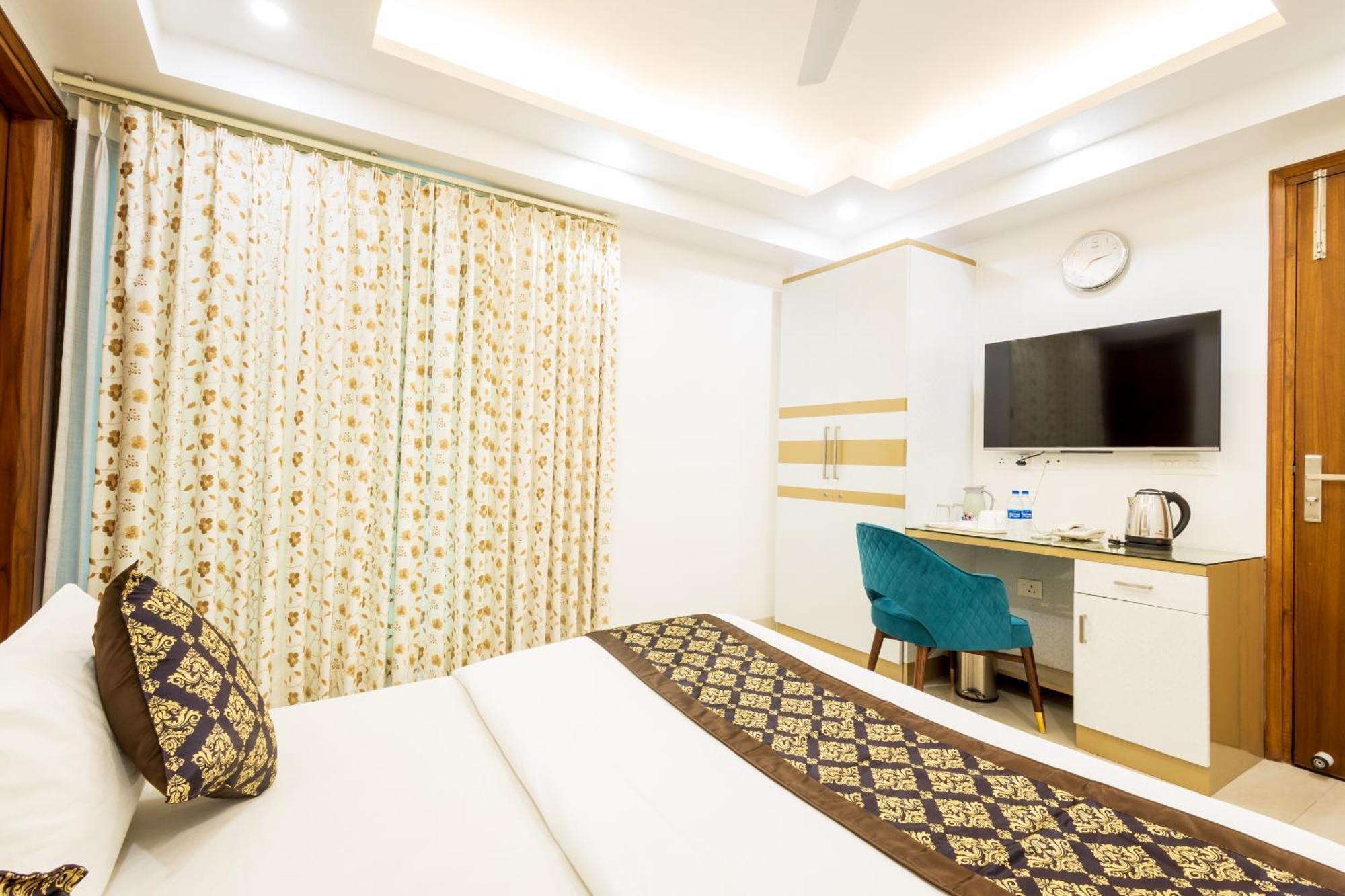 Hotel Krish - Near Medanta And Fortis Hospital Gurugram Gurgaon Ngoại thất bức ảnh