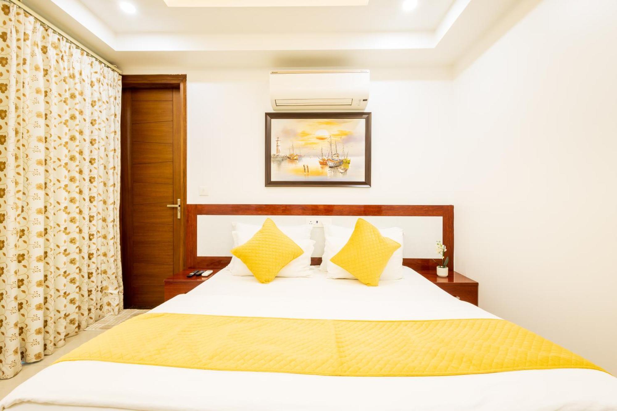 Hotel Krish - Near Medanta And Fortis Hospital Gurugram Gurgaon Ngoại thất bức ảnh