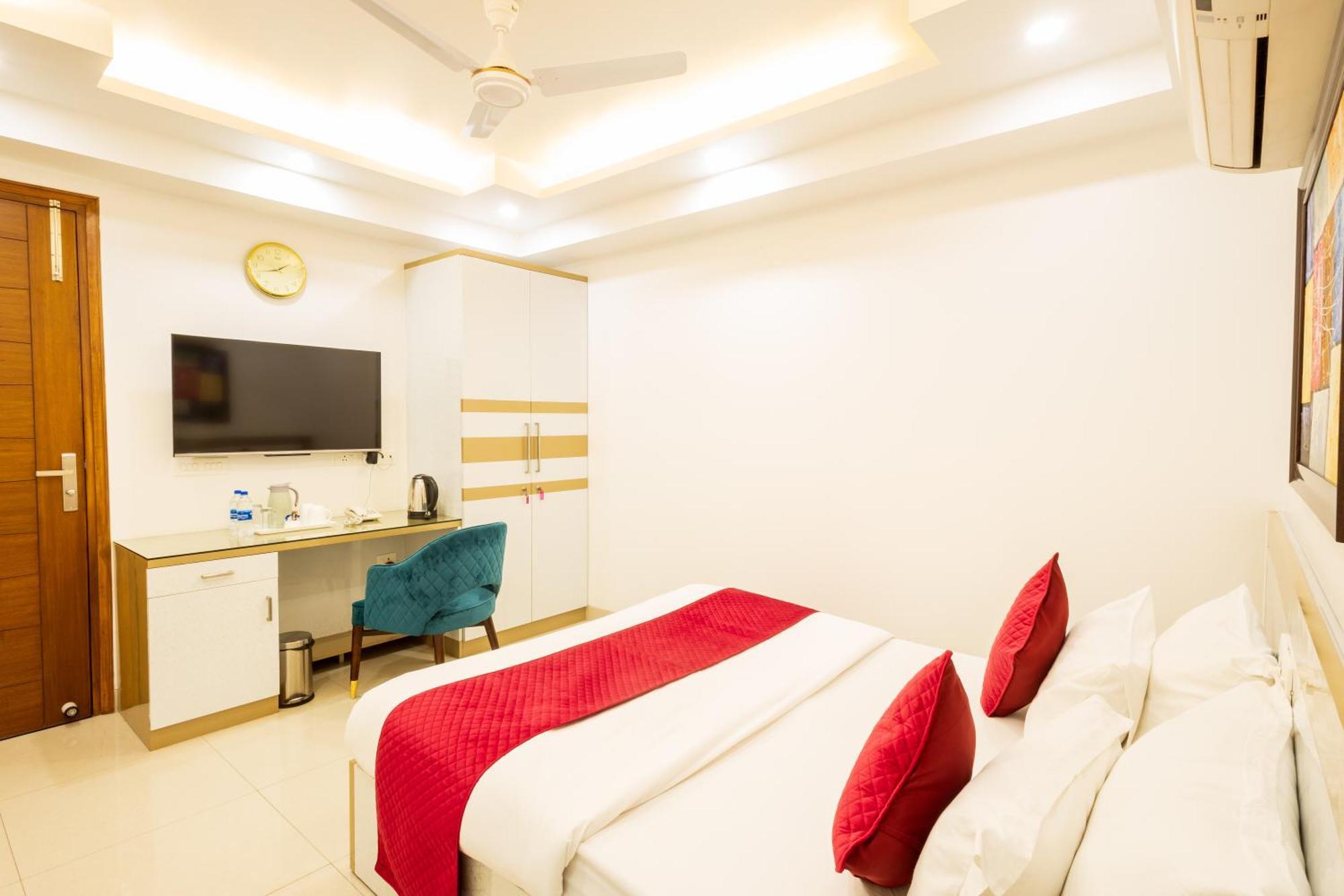 Hotel Krish - Near Medanta And Fortis Hospital Gurugram Gurgaon Ngoại thất bức ảnh