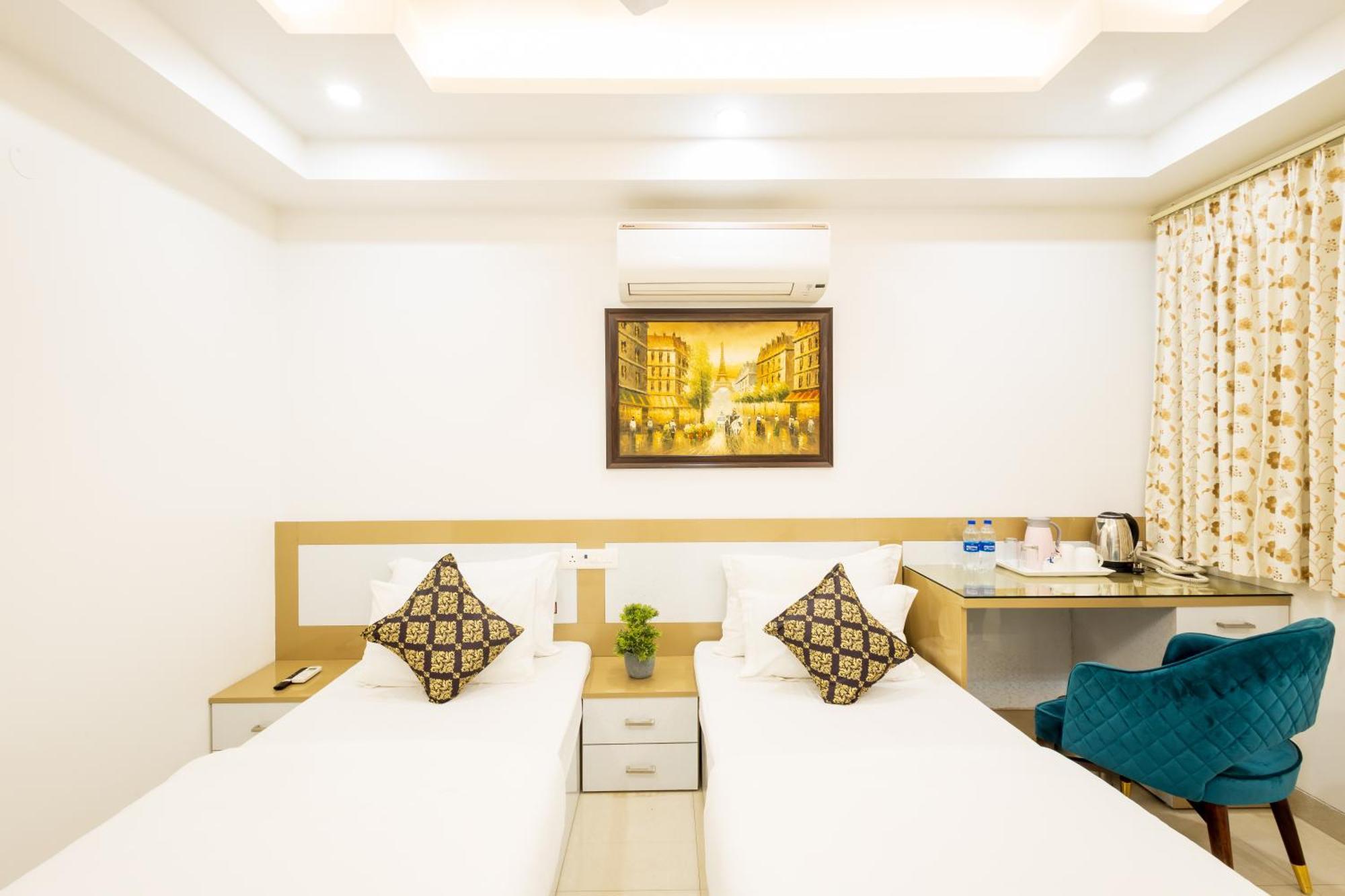 Hotel Krish - Near Medanta And Fortis Hospital Gurugram Gurgaon Ngoại thất bức ảnh